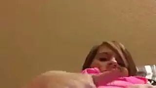 كريستال سويفت تُمسك من قبل مديرها في مكتبه