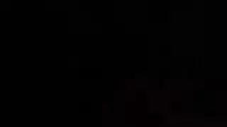 جنس مصري في المحل: بنت محجبة تظهر فتحاتها لجنس صعب