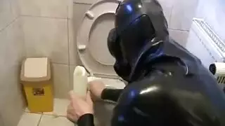 صفعة نائب الرئيس البلع مطيع