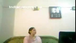 شريط جنس عربي صريح مع أنثى منحنية الجسم