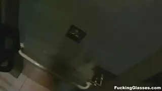 جنس جماعي في حمام عام مع فتى مراهق