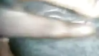 صديقتي المنقوعة تدلك بظرها في عرض إباحي خاص