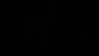 مقطع إباحي: سيدات مثيرات بالكعب المدبب يسخرن ويركبن رجلاً ممتلئًا بقضيب صغير