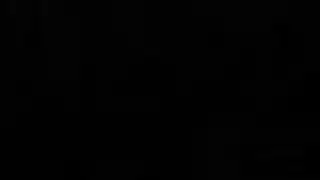 فتيات سيئات مرسومات يسخرن من قضيب صغير وهنّ يرتدين الكعب العالي