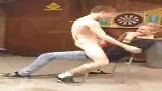 ضعف القضيب، ثلاثة أضعاف المهبل: حركة إباحية قاسية