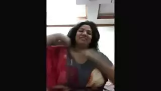 الأسود واليابانية سحر زي