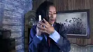 هاوية متلهفة تبلع عميق وتركب قضيب أسود كبير بقوة