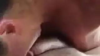 لقاء أم بالتبني السحاقي الجامح: تقبيل صريح مع سامي لوغان الموشومة