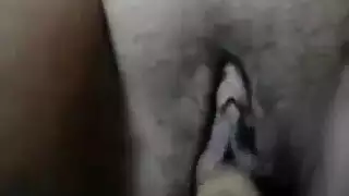 عاهرة هندية شهوانية تأخذ عدة قذف على الكاميرا