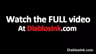 جلسة جماع عاطفية: سمراء تئن وهو ينيك كسها الرطب