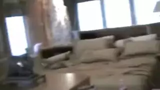 دانيل تأخذه في دبرها: مص عاهر وجنس قاسي